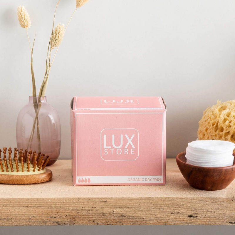LUXStore 오가닉 데이 패드는 넓은 플레이크, 초흡수성, 냄새 중화 및 저자극성 면이 있는 생리용 쿠션으로 최대의 편안함을 제공합니다.