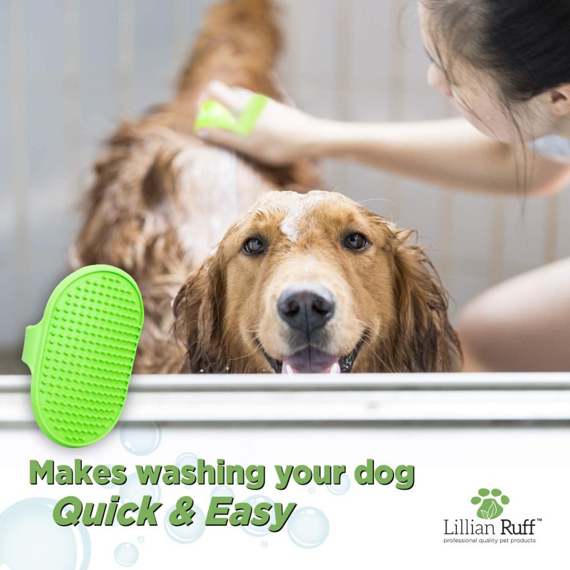 Lillian Ruff Oatmeal Dog Shampoo-알로에가 함유 된 라벤더 코코넛 향-건조하고 가려운 피부 탈취 및 진정-중 / 민감성 피부를위한 부드러운 클렌저 (목욕 브러시가있는 16 온스)