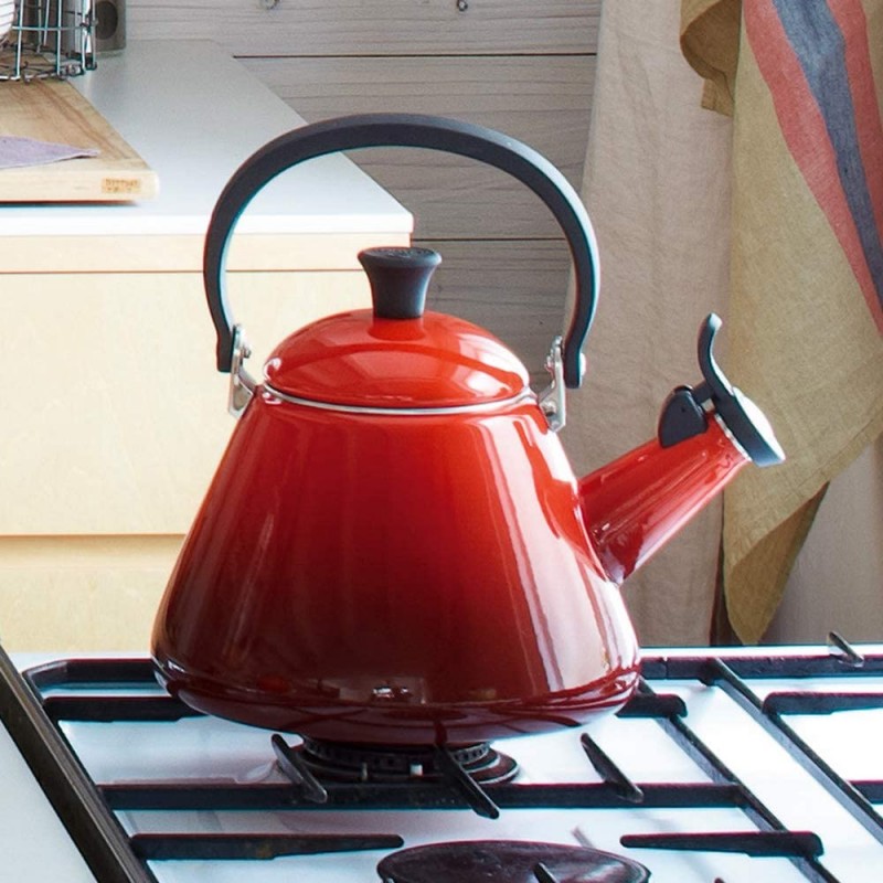 Le Creuset Kone 스토브-탑 주전자 인덕션 및 주철 에나멜 스틸을 포함한 모든 호브 유형에 적합 1.6L