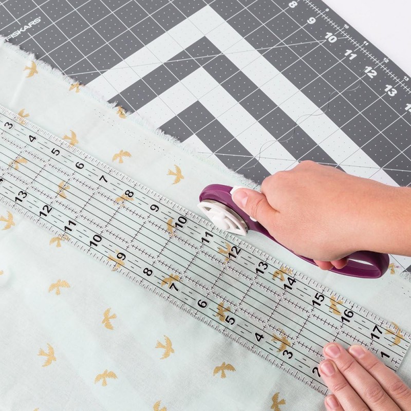 Fiskars Crafts 접이식 절단 매트, 18 x 24, 회색