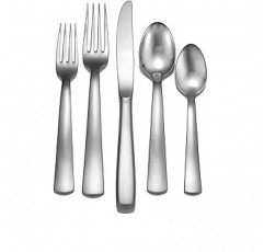 새틴 America 20 Piece Flatware 세트 18 / 10 Made in USA