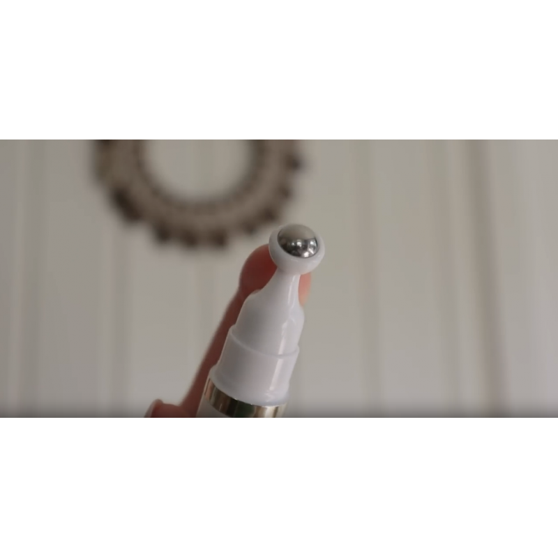 매스틱 6아워 앰플 세럼 스틱 롤러 타입 매스틱 6아워 앰플 (더마 롤러 스틱형, 0.5fl oz) - 균일한 피부톤과 탄력을 선사하는 세럼. 발효된 매스틱검.