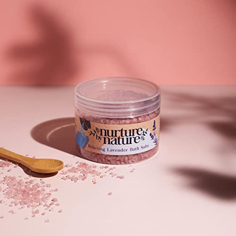 Nurture by Nature RELAX & CALM 스파 키트, 여성용 스파 선물 바구니 - 여성용 목욕 세트 선물 - 라벤더 베개 미스트, 입욕제, 비누, 입욕제, 양초, 바디 스크럽 - 셀프 케어 선물 바구니