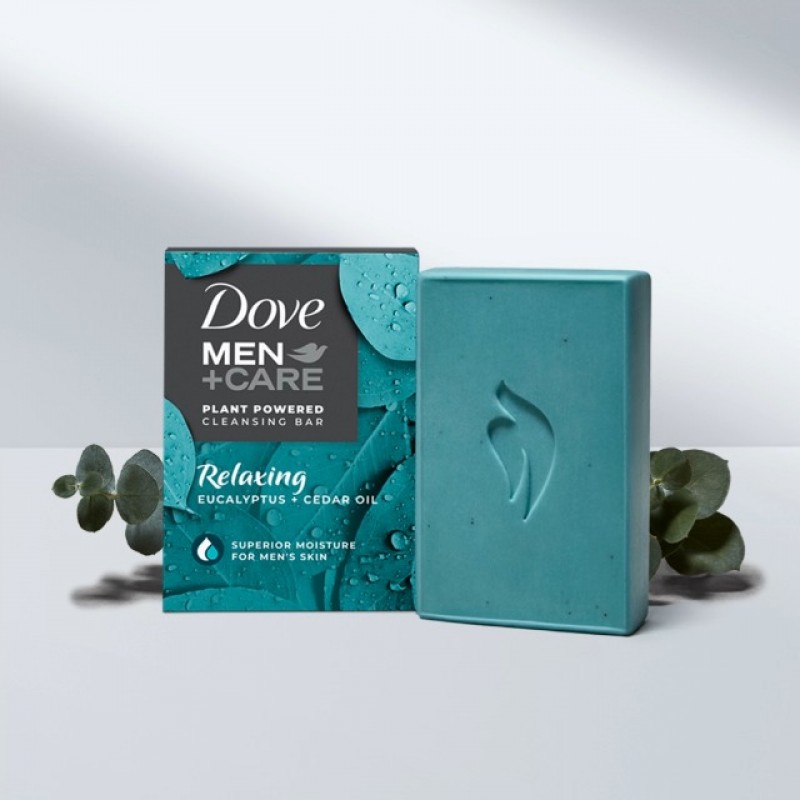 Dove Men+Care 천연 에센셜 오일 바 비누 릴랙싱 유칼립투스 오일 & 삼나무 오일 4 카운트 남성 피부를 깨끗하게 하고 수분을 공급합니다 남성용 바디, 헤어, 얼굴 및 면도용 4-in-1 바 비누 5온스