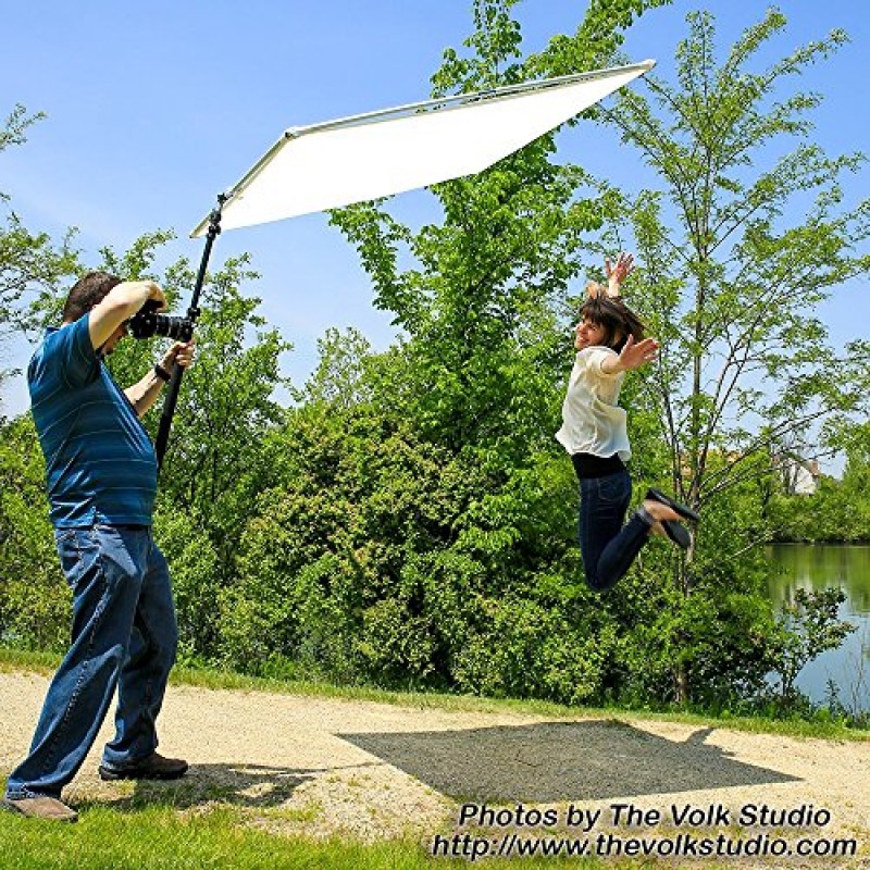 Fotodiox Pro Studio Solutions 145x145cm(57x57in) 붐 썬 스크림 키트 – 확산식 접이식 프레임, 은색/흰색 커버, 붐 핸들 및 휴대용 케이스