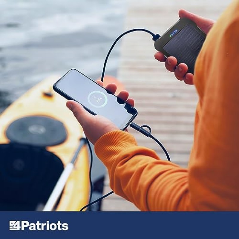 4Patriots Patriot Power Cell CX: 휴대용 태양광 파워 뱅크 - 3개의 USB 포트가 있는 충전식 외부 배터리, 8,000mAh 리튬 이온 배터리, LED 손전등, 캠핑, 하이킹 또는 응급 상황에 적합