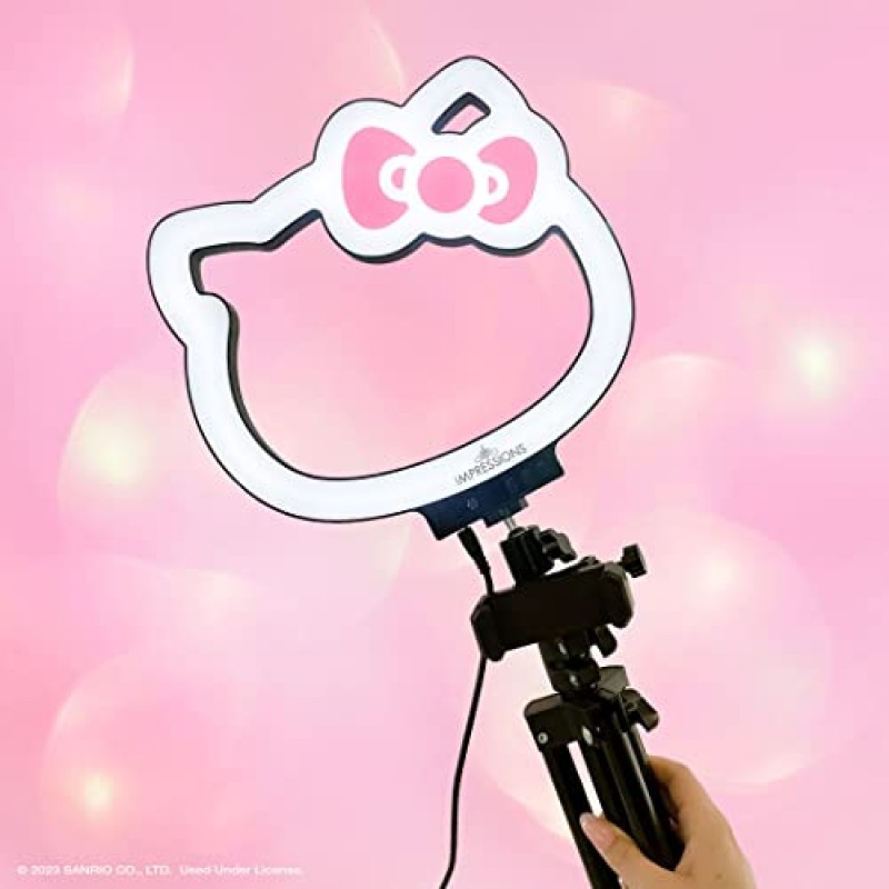 Impressions Vanity Hello Kitty 10인치 RGB 데스크 링 라이트(스탠드 및 휴대폰 홀더 포함), LED 셀카 조명(무지개 색상 모드 포함), 소음 센서는 TikTok에 딱 맞는 음악 비트에 조명 효과를 제공합니다.