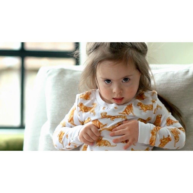 진흙 파이 소녀 어린이 개 품종 유아 잠옷