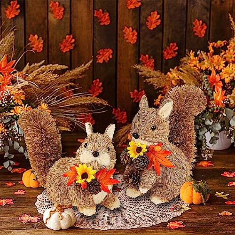 Lulu 홈 2 팩 다람쥐 인형, 수제 짚으로 짠 앉아 다람쥐 탁상 장식품 추수 감사절 가을 수확 실내 홈 장식 단풍 잎 소나무 콘