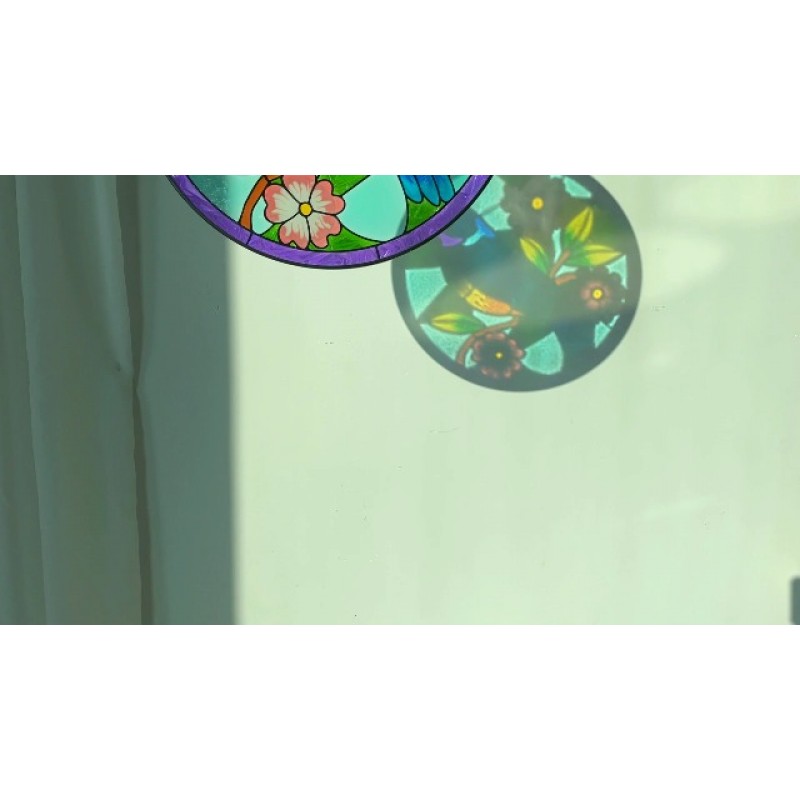 DanubeJoy 다채로운 만다라 바로크 스테인드 글라스 패널, 창문 걸이용 빅토리아 스타일 나침반 꽃 Suncatcher, 금속 체인이 있는 푸른 빛 빨간색 꽃 스테인드 글라스 장식, 수제 미술 장식