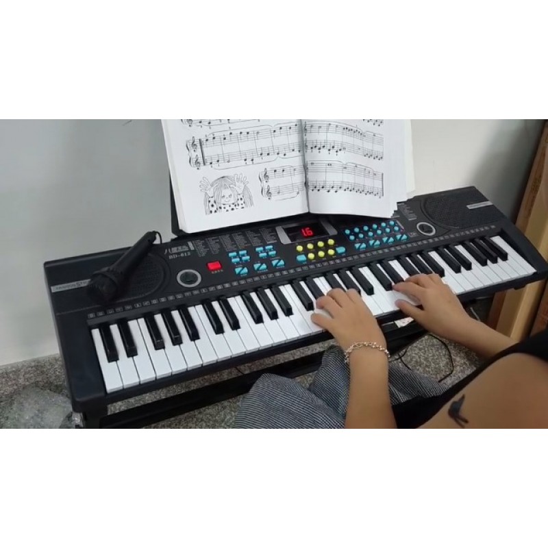 Hricane 어린이 피아노 키보드, 61 키 초급 전자 키보드 휴대용 디지털 음악 키보드, 마이크 및 악보 스탠드가 있는 조기 교육 음악 악기