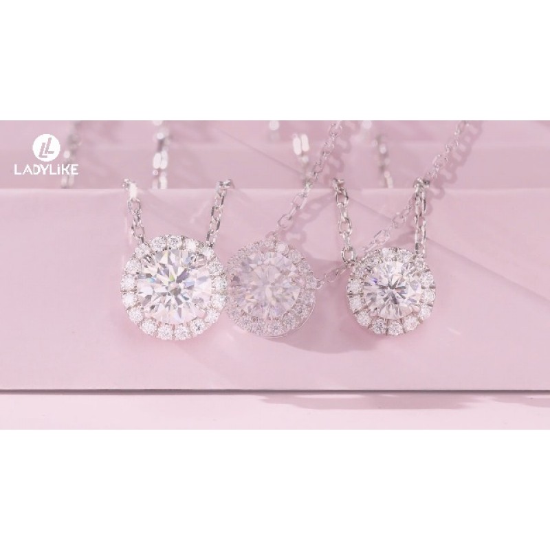 여성용 Moissanite 목걸이 0.5-1 캐럿 D 컬러 Moissanite 펜던트 실험실에서 정품 인증서가 포함된 다이아몬드 조정 가능한 스털링 실버 헤일로 목걸이를 제작했습니다.