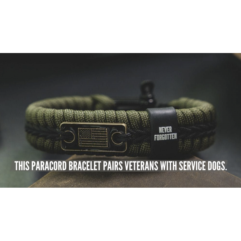 Hero Company Never Forgotten Paracord 팔찌 - 청동 미국 국기가 있는 남성용 전술 생존 팔찌 - 군 참전용사와 동반자 개를 짝짓는 데 도움이 됨