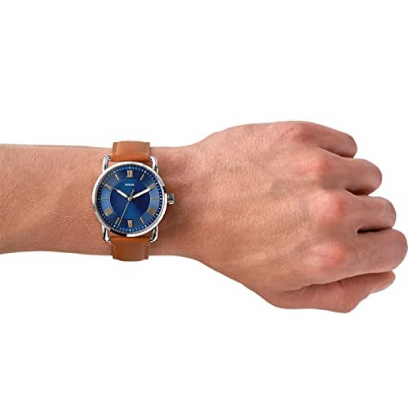 슬림 케이스와 천연 가죽 밴드가 포함된 Fossil Copeland 남성용 시계