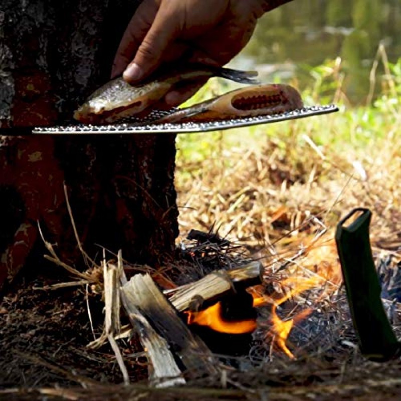 HellFire Bushcraft 그릴 스테인레스 스틸 캠프파이어 요리 창살(2팩) 화재 요리용 휴대용 캠핑 창살 바베큐 - 캔버스 휴대용 가방 - 용접 메쉬 그릴 창살 - 배낭 여행, 캠핑, 하이킹