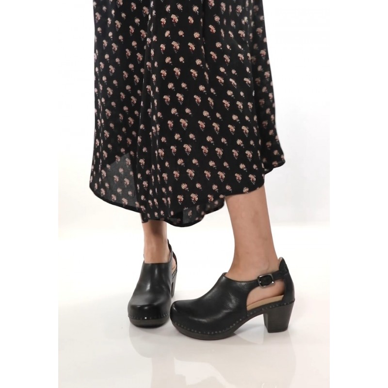 Dansko Sassy 세련된 업프론트 클로즈드 토 - 아치 지지대가 추가된 에너지 리턴 풋베드 - 오래 지속되는 착용을 위한 경량 PU 아웃솔 - 사계절 스타일에 적합