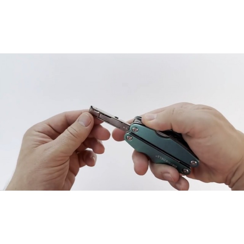 DRFRRIEDELS 컴팩트 매니큐어 및 페디큐어 세트 - 9-in-1 접이식 네일 키트 - 여행, 하이킹 및 EDC 멀티툴(일루미네이팅 옐로우)에 적합