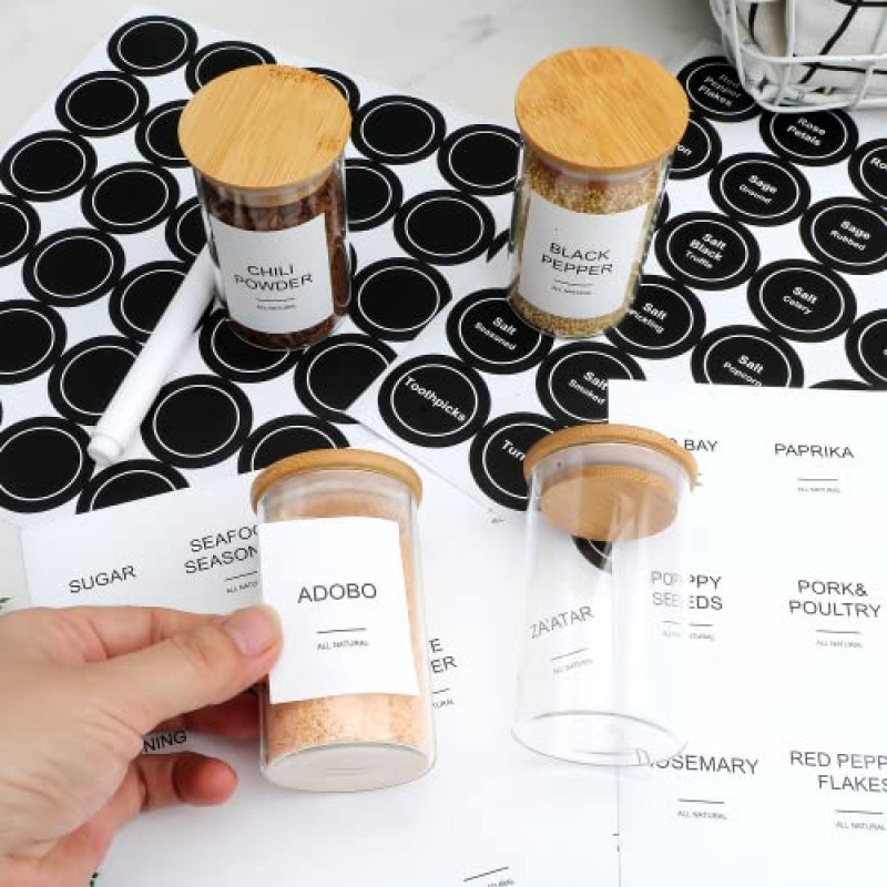 Datttcc 25 팩 대나무 뚜껑이 있는 유리 양념 항아리 - 라벨과 분필 마커가 있는 3.3 OZ 양념 항아리 - 양념 랙, 캐비닛, 서랍, 주방 식료품 저장실 조직을 위한 작은 식품 저장 밀폐 용기 세트