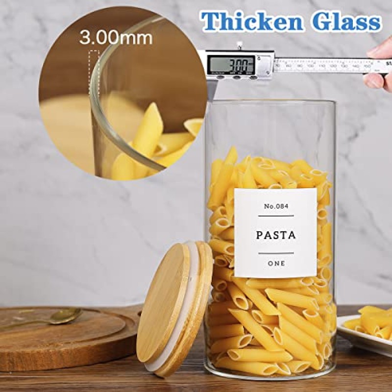 132개의 식료품 저장실 라벨이 미리 인쇄된 5개 유리 식품 저장 용기 - 밀폐된 대나무 뚜껑이 있는 두꺼운(3mm) 유리 저장 용기 - 사탕, 쿠키, 쌀, 설탕, 밀가루용 쌓을 수 있는 주방 용기 세트