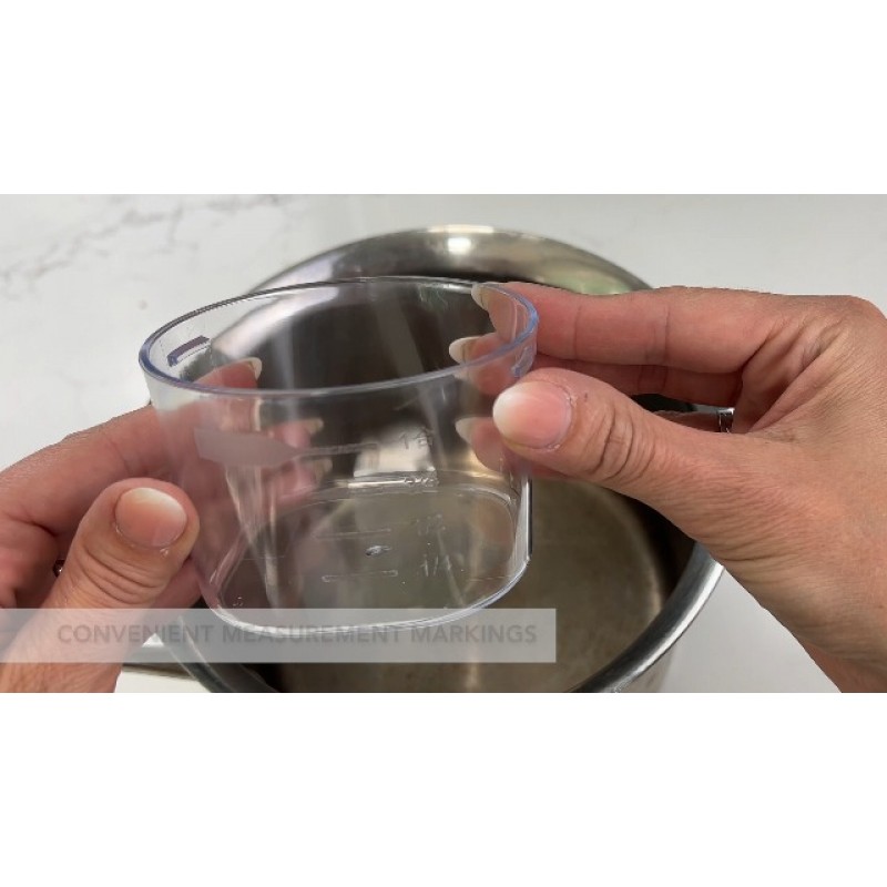 AXIOM CREATIONS 밀폐형 쌀 보관 용기 - 플라스틱 시리얼 보관 용기 - 오트밀, 파스타용 측정 컵이 있는 건조 식품 디스펜서 - 래치 뚜껑, 인체공학적 손잡이 및 주둥이 - 2.6 QT / 2.5 L