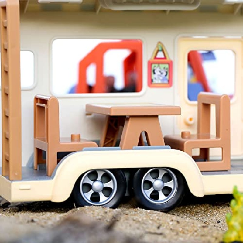 Bluey Caravan Playset, 2.5-3인치 피규어, 캠퍼 밴 1개, 피규어 2개, 액세서리 5개, 스티커 1개 포함