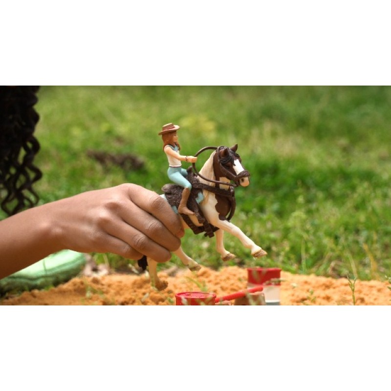 Schleich Horse Club 12피스 Hannah의 승마용 말 세트 - 카우걸과 말과 함께하는 로데오 승마, 사실적인 서부 로데오 농장 동물 장난감 및 액세서리, 5세 이상 유아, 소년 및 소녀를 위한 선물