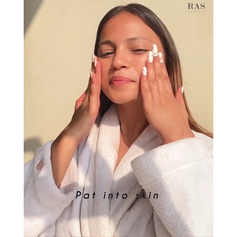 24K 골드 래디언스 뷰티 부스팅 페이스 엘릭서, 빛나는 피부를 위한 로즈힙, 사프란, 올리브 오일의 유기농 혼합 페이스 세럼, 메이크업 전 프라이머, 골든 글로우 | 0.51 Fl Oz - RAS 럭셔리 오일