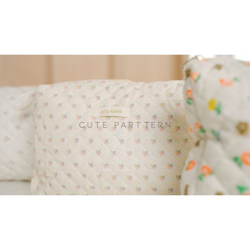 Zeyune 2 Pcs 코 튼 퀼트 메이크업 가방 대형 여행 Coquette 메이크업 가방 여자를위한 미적 귀여운 체리 꽃 곰 메이크업 가방 여자 (꽃 스타일)