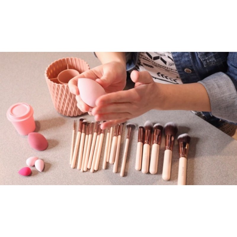 BS-MALL 메이크업 브러쉬 프리미엄 합성 파운데이션 파우더 컨실러 아이 섀도우 18개 브러쉬 세트(5개 스폰지 & 홀더 스폰지 케이스 포함)