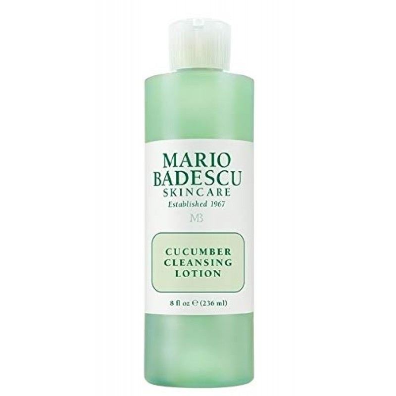 Mario Badescu MB 즐겨찾기 컬렉션, 스킨 케어 선물 세트에는 SPF 17 모이스처라이저, 효소 클렌징 젤, 오이 클렌징 로션, 핸드 크림, 바디 로션, 화장품 가방 및 소형 거울이 포함되어 있습니다.