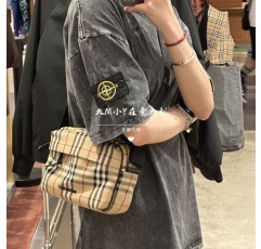 이탈리아 BURBERRY 가을 겨울 프린트 로고 나일론 크로스 바디 백 남성용 빅 M 및 스몰 Y 8049094