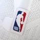 Bauerfeind 스포츠 무릎 지원 NBA - 공식 라이센스를 받은 의료용 압축 농구 보조기 - 통증 완화 및 안정화를 위한 오메가 젤 패드가 포함된 슬리브 디자인(흰색, S)