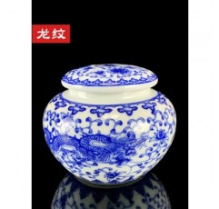 Jingdezhen 작은 세라믹 차 캔 중국어 파란색과 흰색 원형 미니 밀봉 저장 탱크 휴대용 가정용 반 파운드 패키지