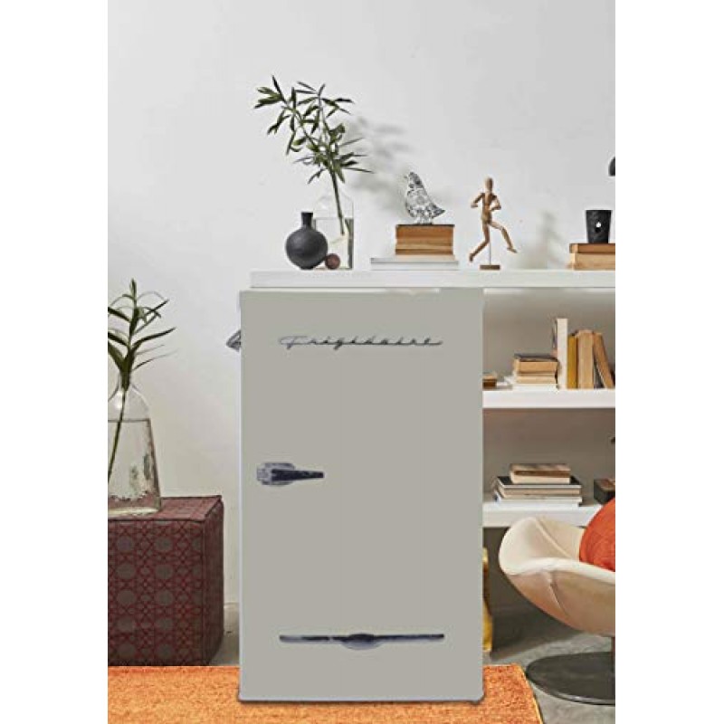 Frigidaire EFR376-MOONBM 레트로 바 냉장고 냉장고(사이드 병따개 포함), 3.2cu. 피트, 문빔