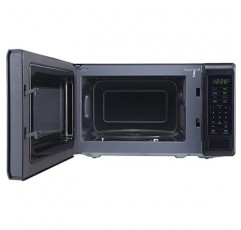 Magic Chef MC77MB 조리대 전자레인지, 컴팩트한 공간을 위한 소형 전자레인지, 700W, 0.7입방피트, 검정색