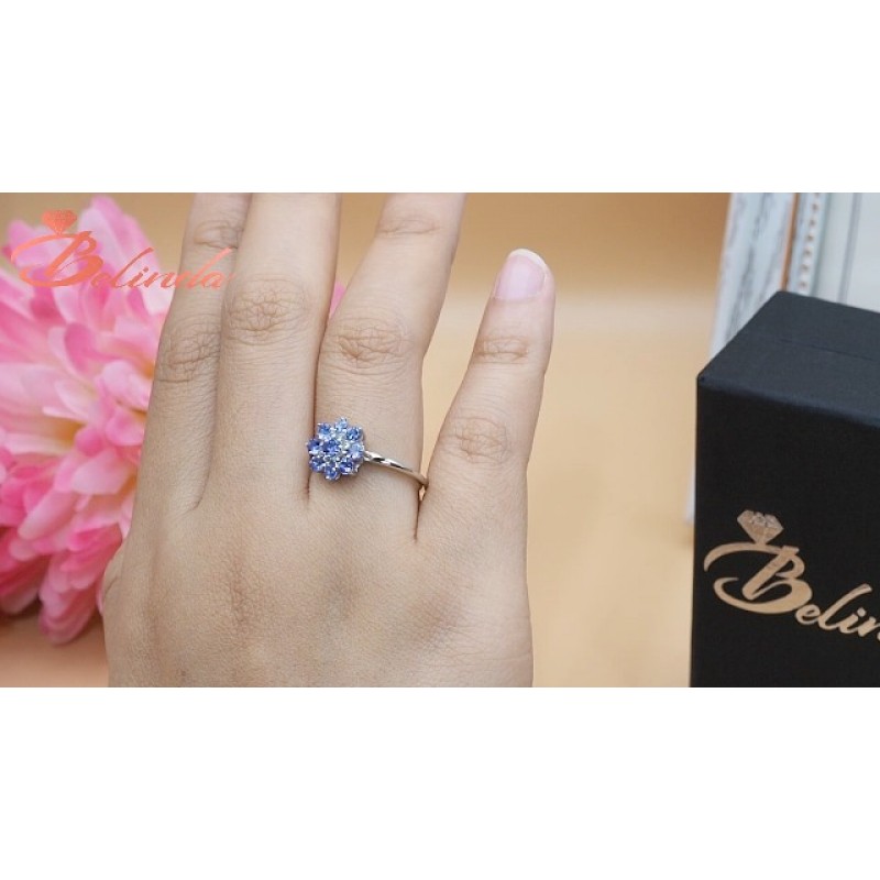 Belinda Jewelz 여성을위한 고급 탄자나이트 탄생석 반지 925 스털링 실버 럭셔리 우아한 샤인 라운드 보석 약혼 밴드 반지 보석 꽃 모양 보석 액세서리 0.65 캐럿 보라색 크기