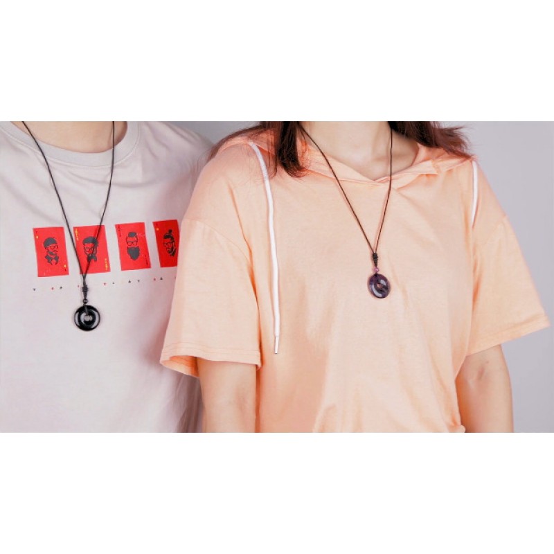 Jovivi 30mm 원형 도넛 치유 크리스탈 목걸이 천연 세미 귀중한 차크라 보석 돌 부적 행운의 동전 도넛 매력 보호 석영 레이키 펜던트 목걸이 남성 여성을위한 조정 가능한 로프