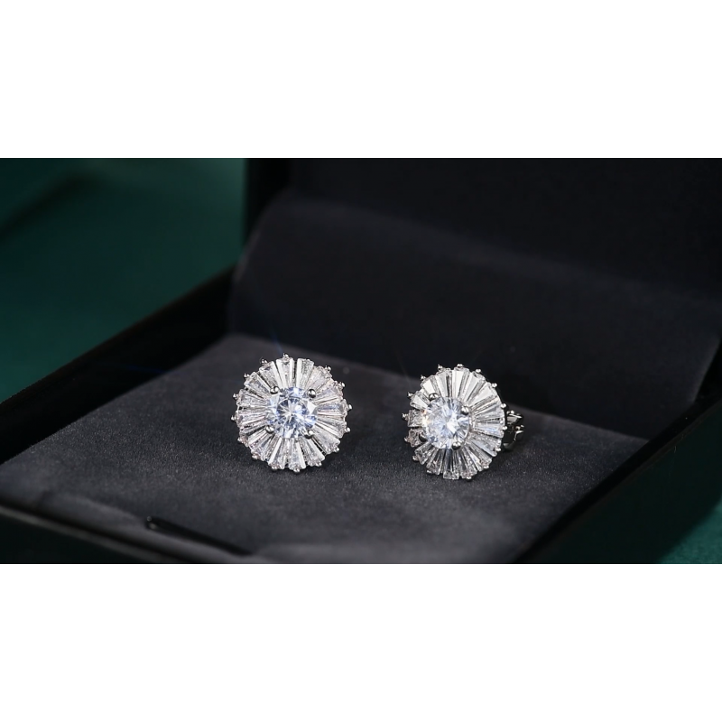 AllenCOCO 14K 화이트 골드 도금 CZ 헤일로 클립 스터드 귀걸이, 스파클링 라운드 큐빅 지르코니아 여성용 비 피어싱 클립 귀걸이