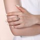 여성을위한 2 캐럿 Moissanite 반지 925 스털링 실버 라운드 솔리테어 약혼 반지 연구소는 그녀를 위해 다이아몬드 약속 기념일 결혼 반지를 만들었습니다.