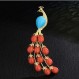 XIAOSAKU 브로치 핀 숙녀 패션 우아한 액세서리 붉은 보석 공작 모양의 동물 브로치 럭셔리 웨딩 연회 브로치 액세서리 브로치 쥬얼리