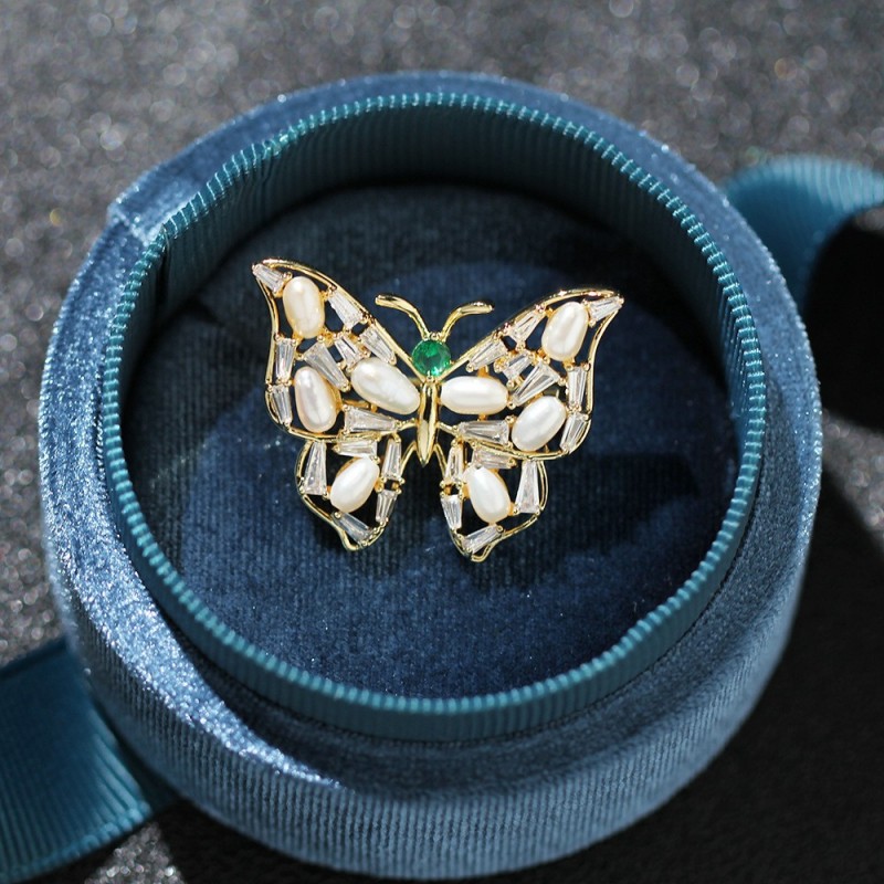 가벼운 럭셔리 마이크로 상감 지르콘 Papilio 나비 브로치, 우아한 금도금 나비 곤충 브로치, 여성용 고급 다용도 의류 매칭