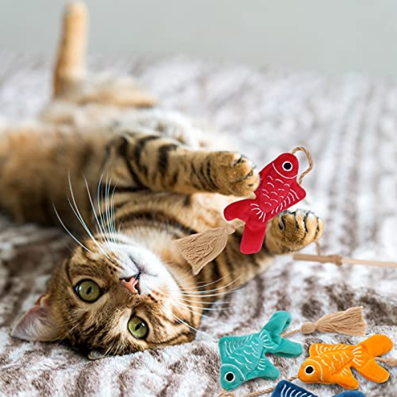 CiyvoLyeen Goldfishes 고양이 지팡이 Catnip 장난감 술과 함께 새끼 고양이 물고기 티저 씹는 Knickknack 대화 형 낚싯대 베개 Catmint 플러시 키티 장난감 선물 아이디어 4 세트