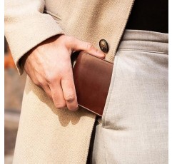 HIDES REPUBL1C® '시드니' 남성용 가죽 지갑 I RFID 보호 I 남성용 지갑 I 12칸 I 남성용 지갑 I 남성용 지갑 I 남성용 지갑 I 남성용 지갑 가죽, 에어태그가 있는 코냑 브라운