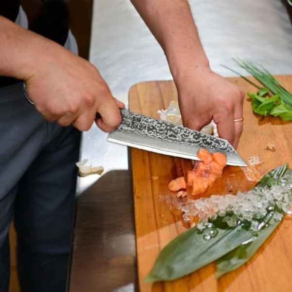 Paul Brown's™ 8인치 키리츠케 칼 67겹 다마스커스 VG10 강철, 단조 해머 패턴, 프리미엄 나무 손잡이 및 애쉬우드 사야