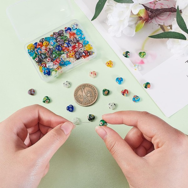 UR URIFEHALL 96Pcs Lampwork Millefiori 유리 구슬 플랫 하트 스페이서 비즈 DIY 쥬얼리 팔찌 목걸이 기념 기념일 생일 선물 하트 Millefiori 비즈, 8x8x3mm, 96pcs