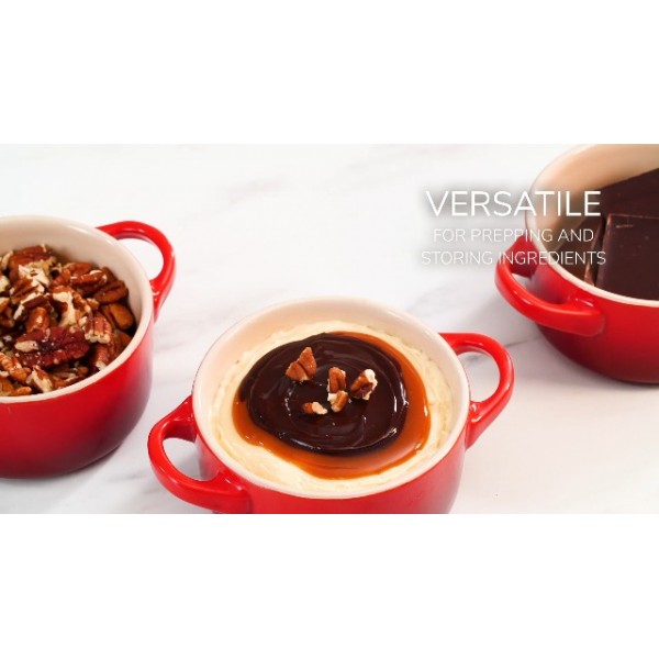 Le Creuset L'Amour 컬렉션 스톤웨어 미니 라운드 캐서롤, 8온스, 하트 아플리케가 있는 연홍색