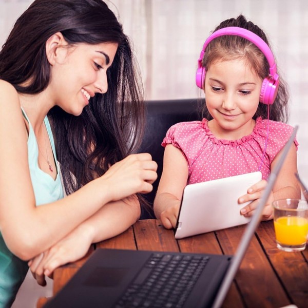 ONTA® gorsun 헤드폰 어린이용 접이식 경량 헤드셋 어린이용 온이어 오디오 헤드폰 어린이용 휴대 전화 스마트폰 iPhone 노트북 컴퓨터 mp3/4 어린이용 헤드폰 - 핑크