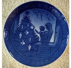 1981 로얄 코펜하겐 크리스마스 플레이트 - 나무 감상