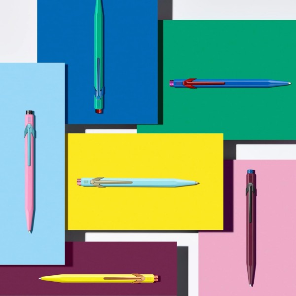 Caran d'Ache 849 볼펜 'Claim Your Style' 에디션 2 - 블루이쉬 페일 그린, 멀티컬러