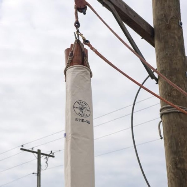 Klein Tools 5110-48 라인 호스 백, No. 6 Cycolac 상단 링 및 성형 바닥이 있는 캔버스, 48인치 높이